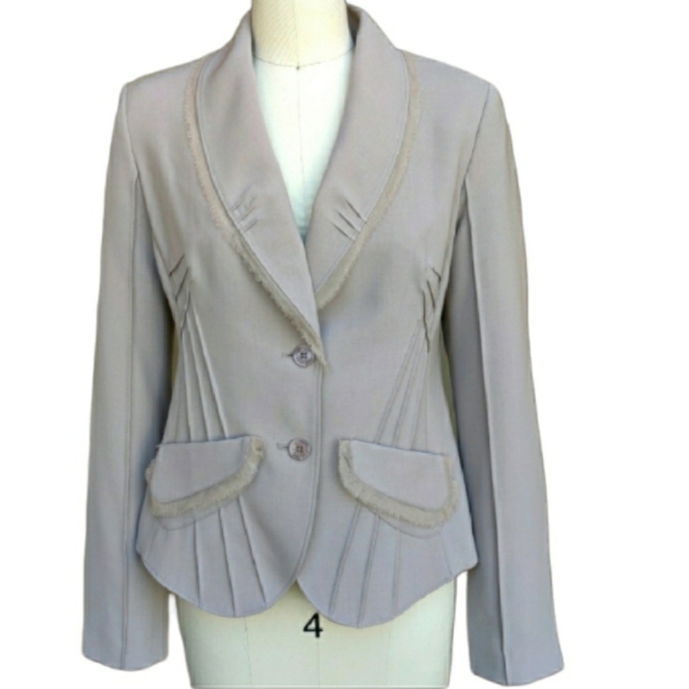 Yansi Fugal Ruffle Detailed Women's Blazer 4